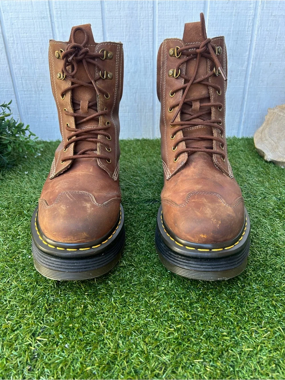 Dr. martens ZEBZAG SUEDE & LEATHER CASUAL LACE UP BOOTS men size 11 gently used